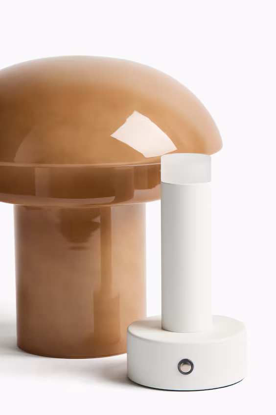 Подзаряжаемая настольная лампа