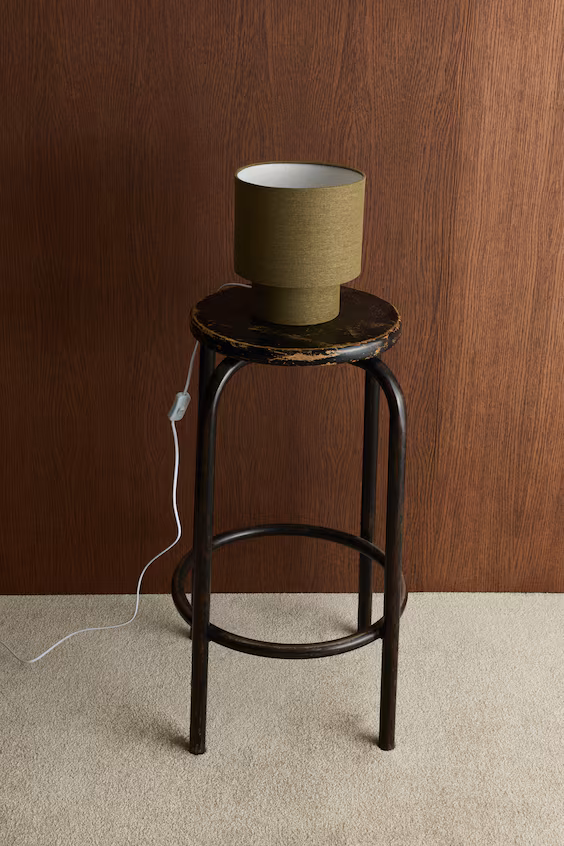 Маленькая настольная лампа