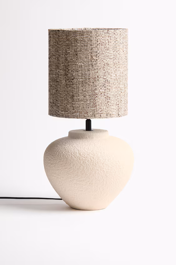 Цилиндрическая настольная лампа с текстурой
