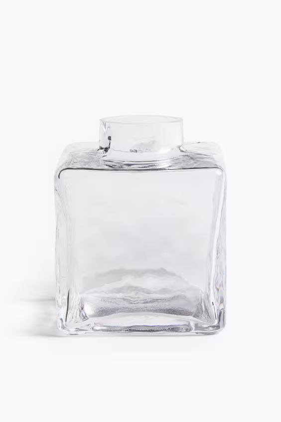 Стеклянная ваза с текстурой