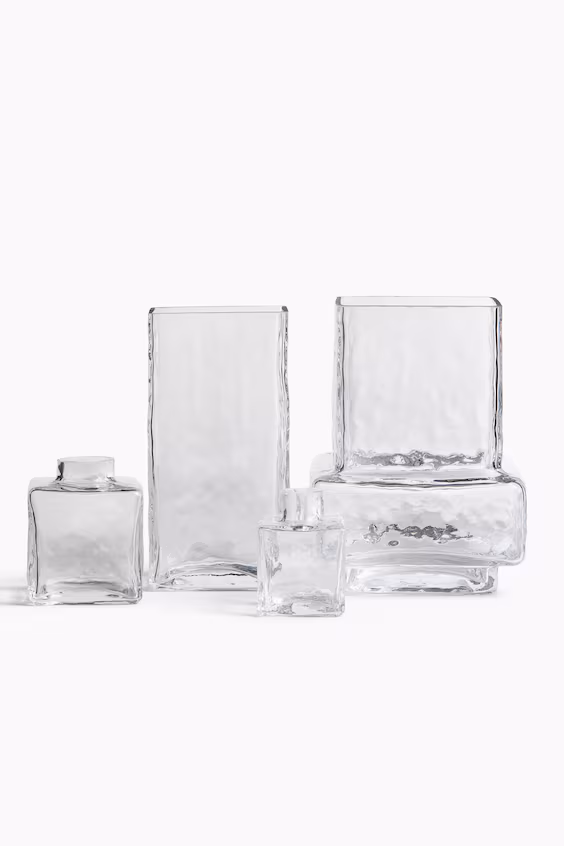 Стеклянная ваза с текстурой