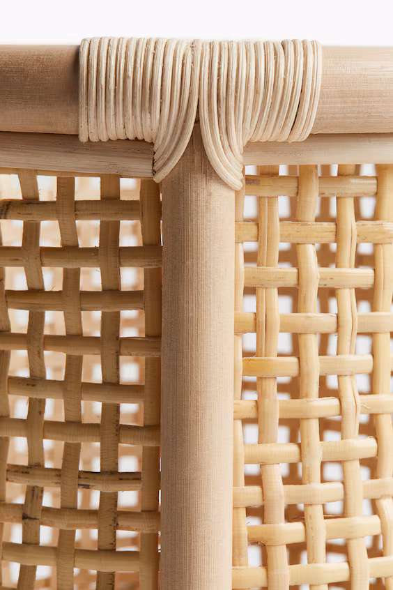 Подставка для вазы из ротанга