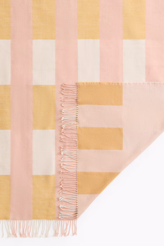 Плед в ткани с жаккардовым узором