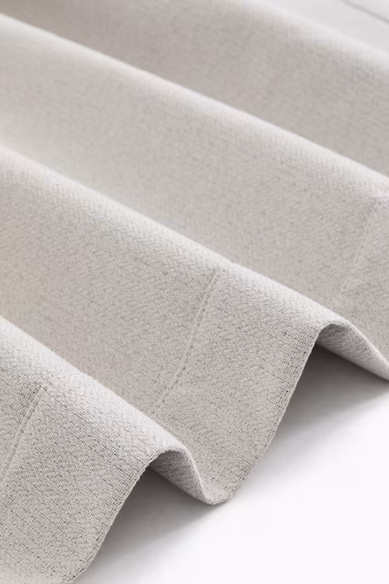 Полупрозрачный занавес на одну широкую и длинную дверь