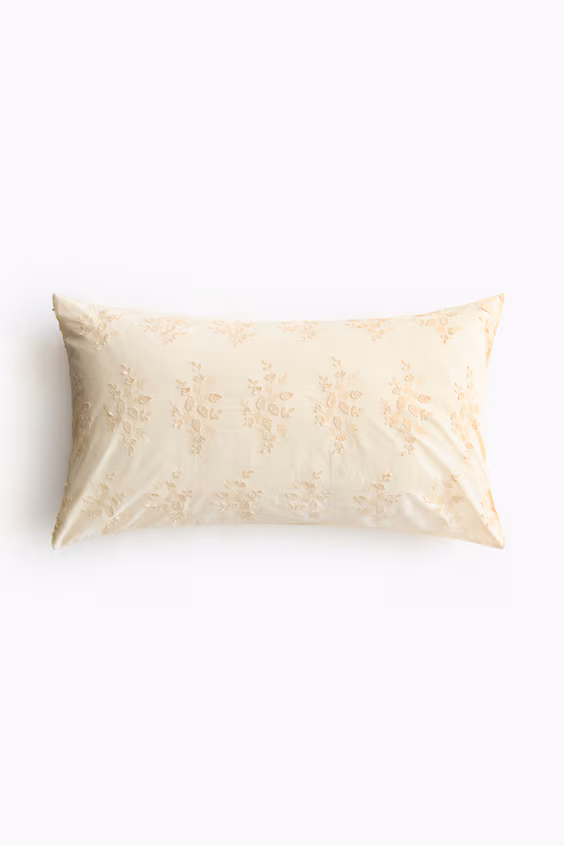 Наволочка хлопковая с вышивкой