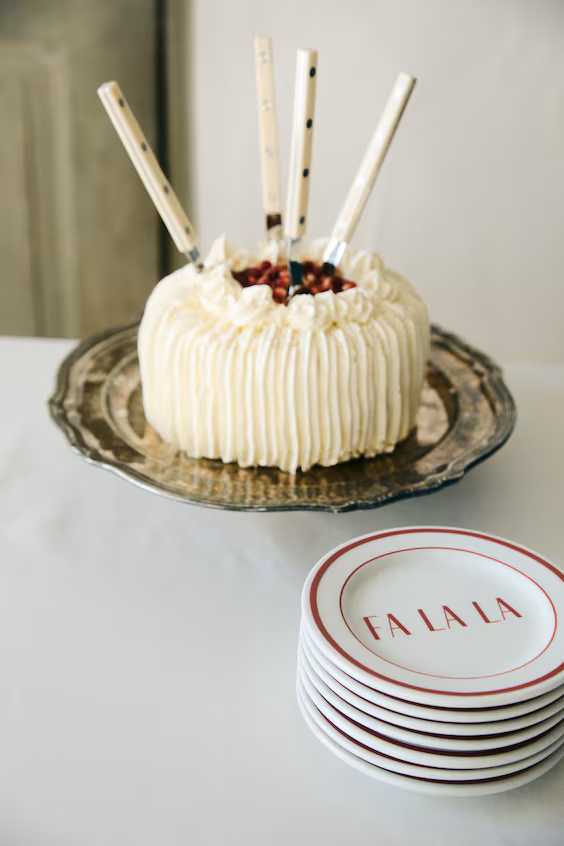 Набор из 4 маленьких тарелок из фарфора