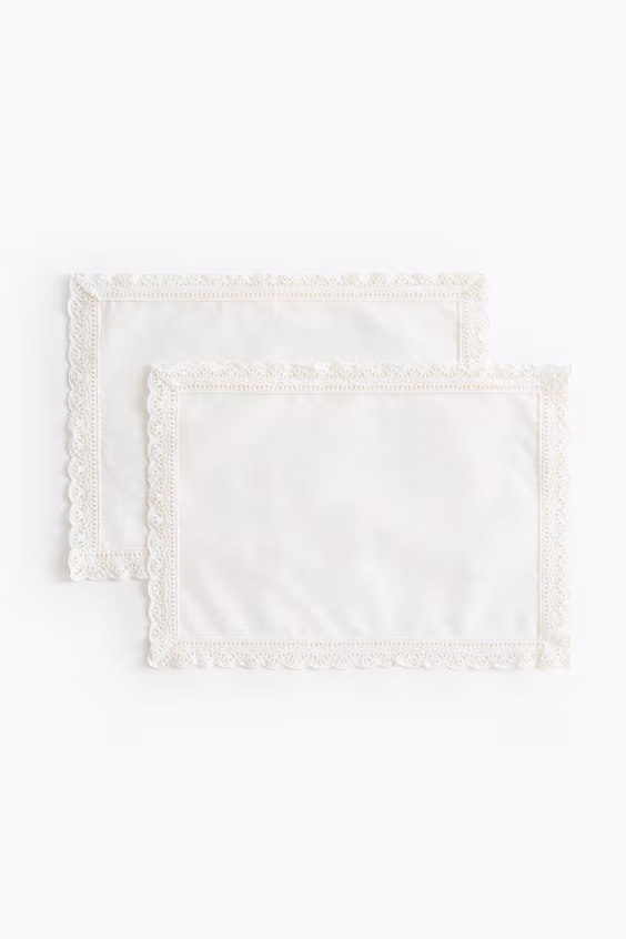 Набор из 2 столовых подстилок с кружевными вставками