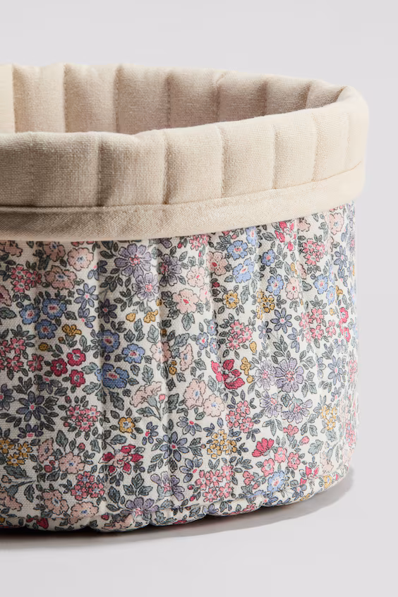 Маленькая стеганая корзина для хранения