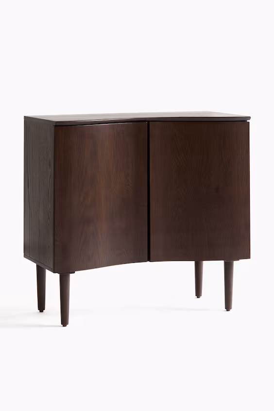 Гнутый деревянный шкаф