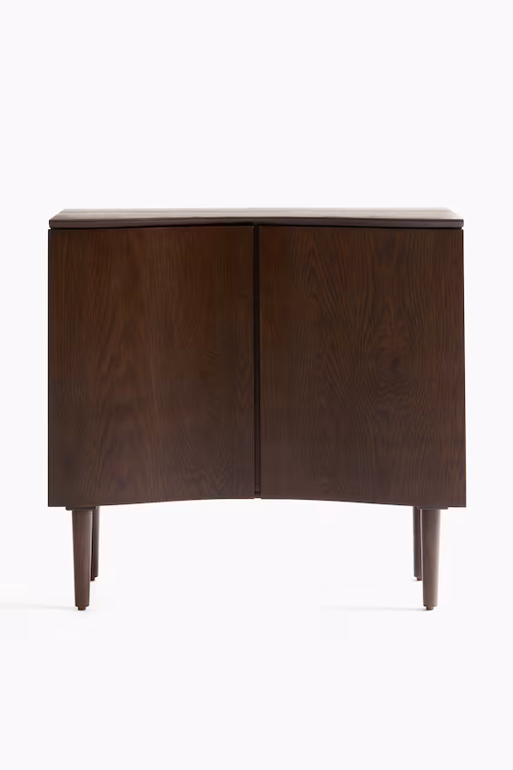 Гнутый деревянный шкаф