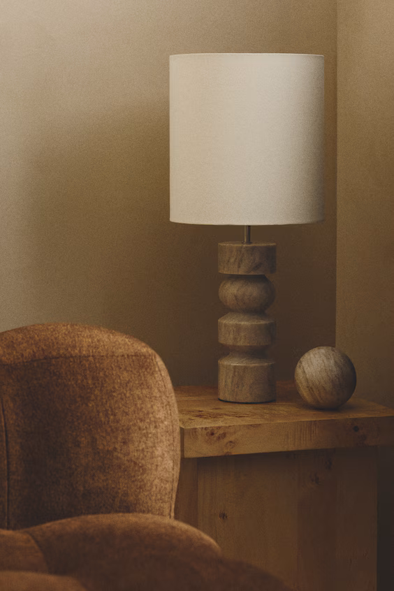 Настольная лампа из мрамора