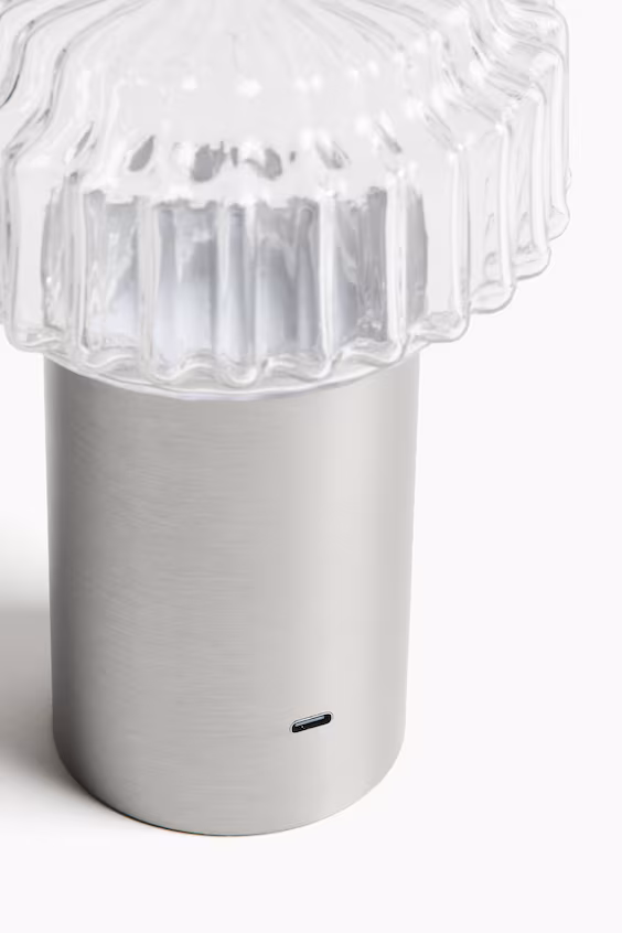 Подзаряжаемая настольная лампа