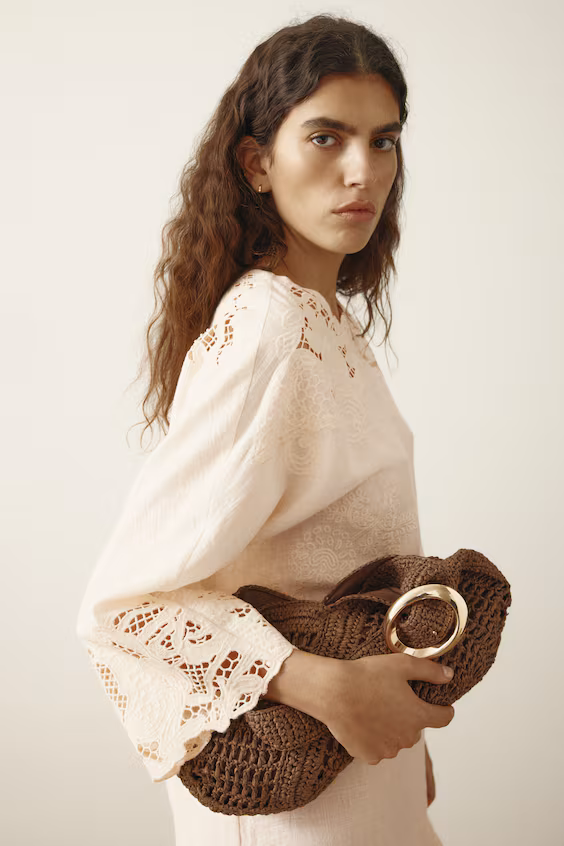 Платье с английской вышивкой