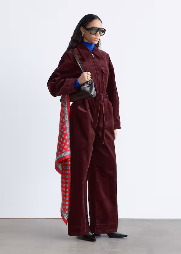 Комбинезон из бархата с поясом