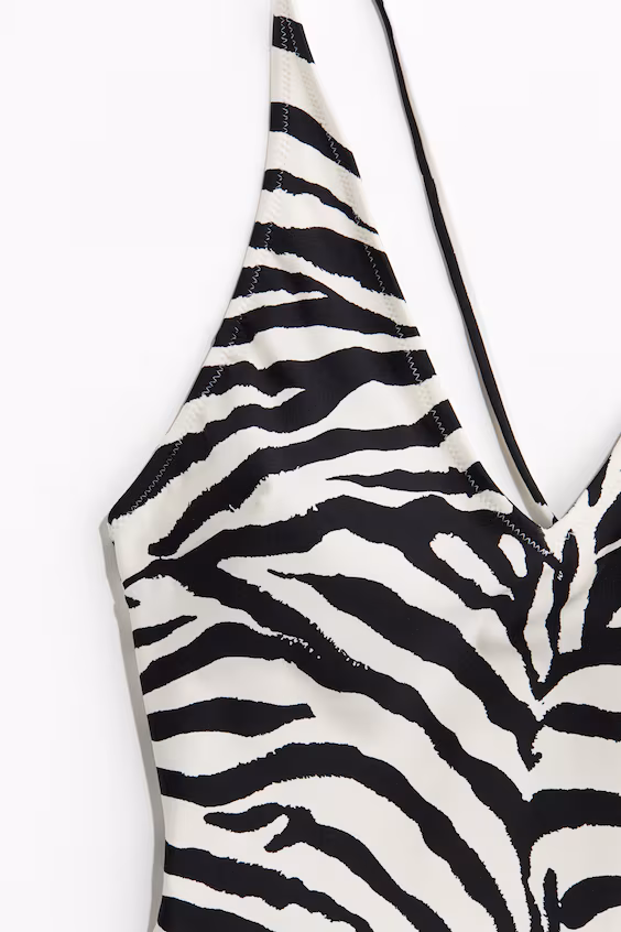 Купальник с поролоном и открытой спиной