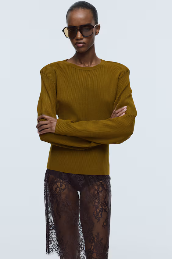 Свитер из рубчиковой ткани с наполнителями