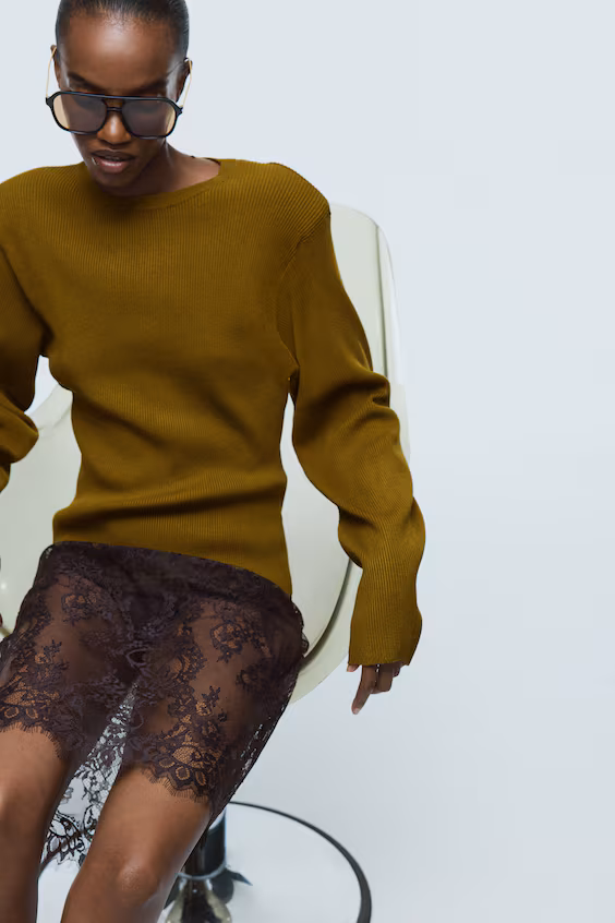 Свитер из рубчиковой ткани с наполнителями