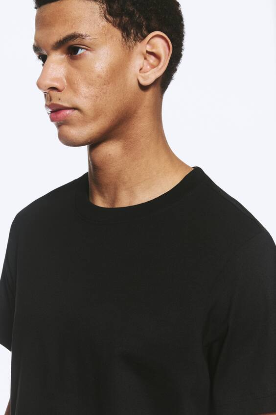 Классическая свободная футболка в бокси