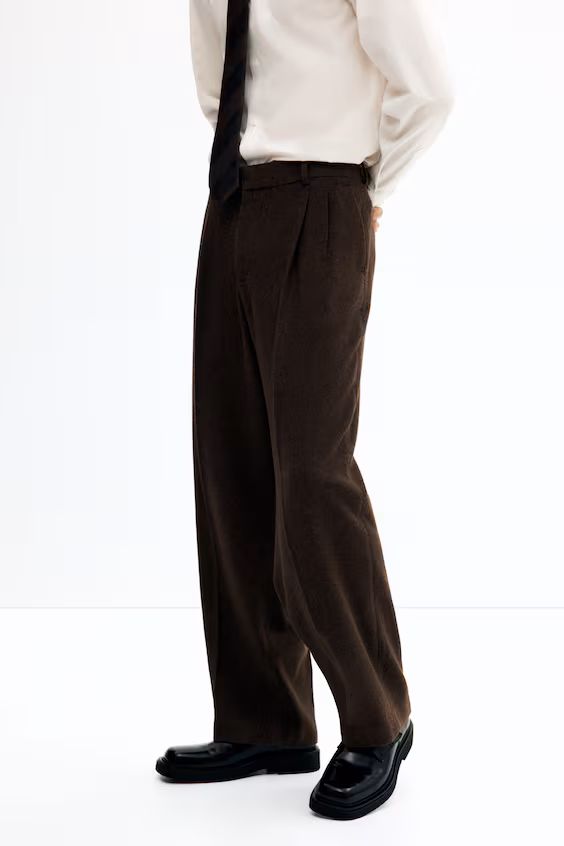 Классические брюки свободного кроя