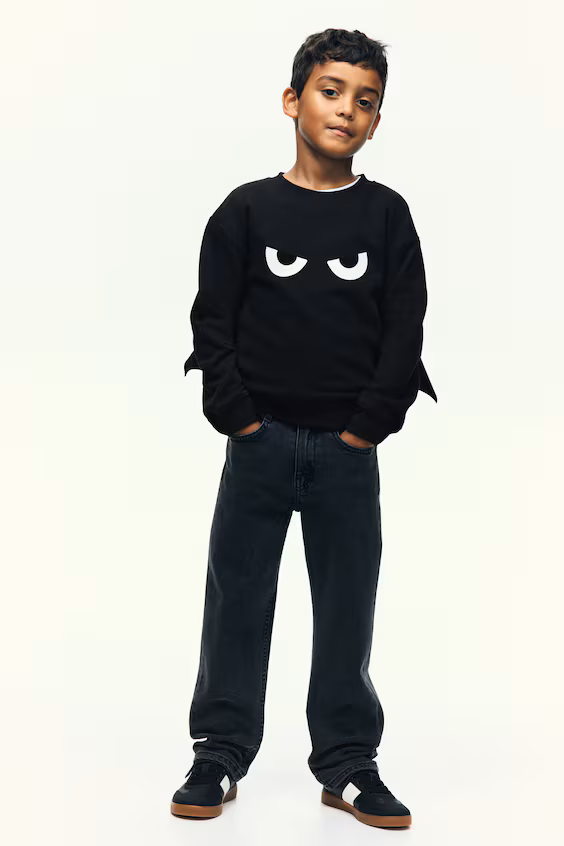 Свитшот с аппликациями