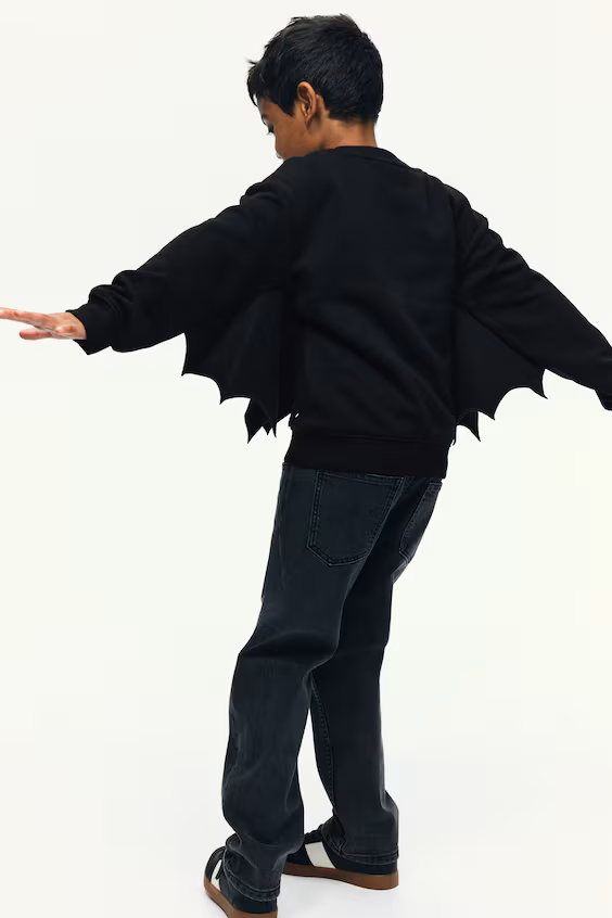 Свитшот с аппликациями