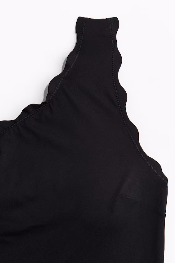 Купальник с поролоновыми вставками на одно плечо