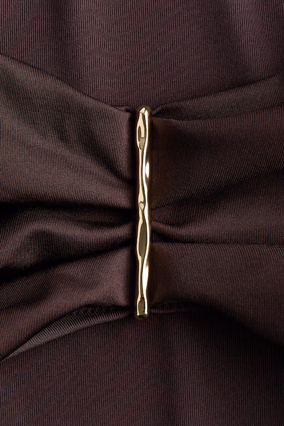 Купальник на одно плечо с поролоновыми вставками