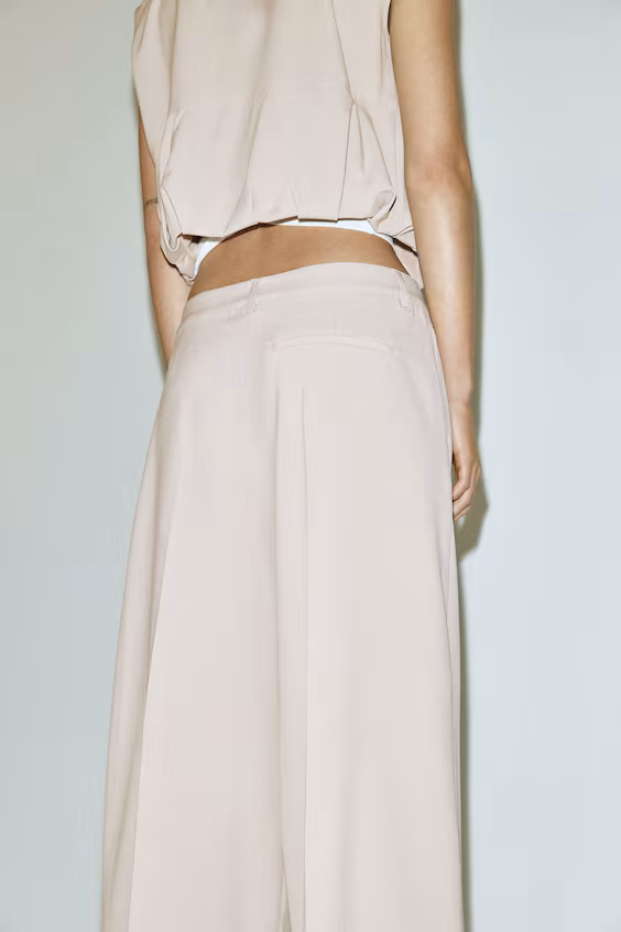 Широкие классические брюки