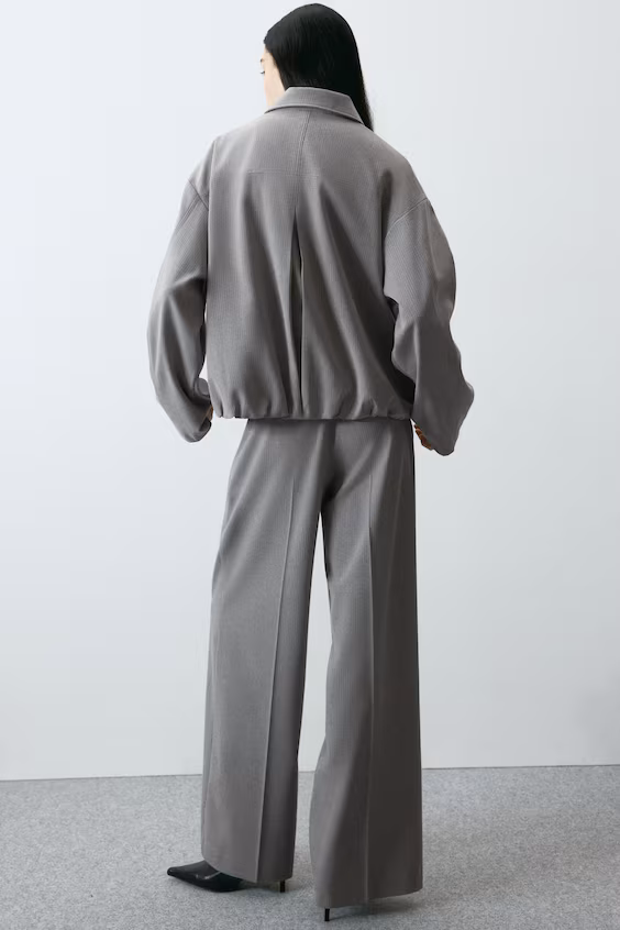 Ветровка с воротником