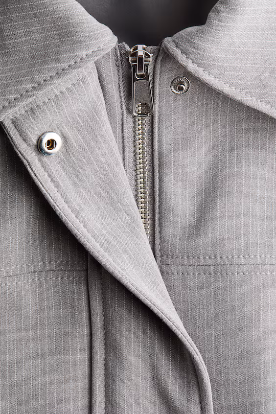 Ветровка с воротником