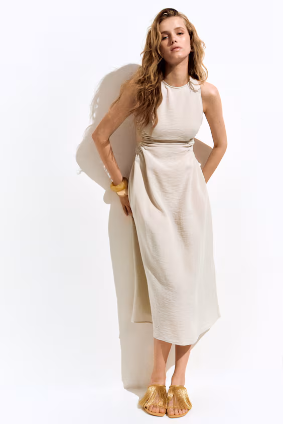 Платье с вырезами