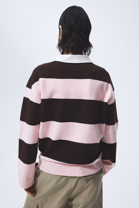 Свитер с воротником