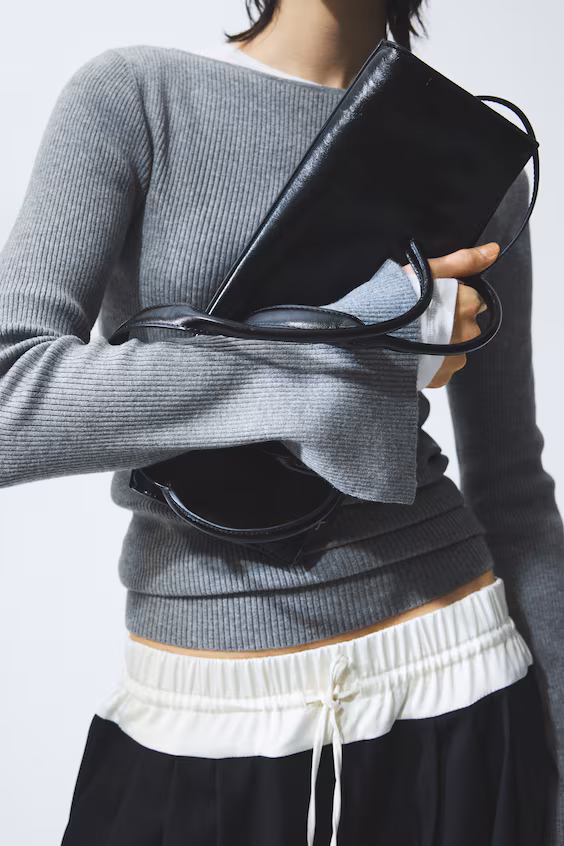 Свитер в рубчик