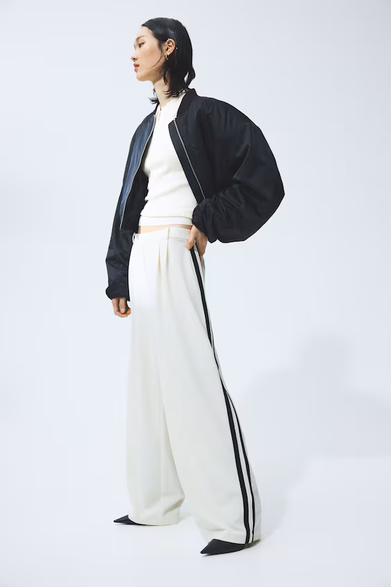 Свитер в рубчик с воротником