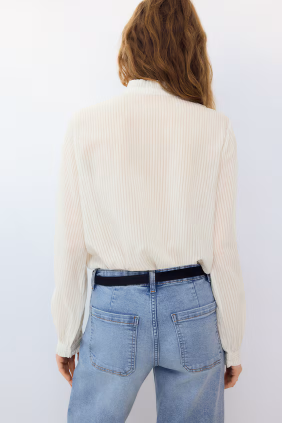 Топ с воротником с оборками