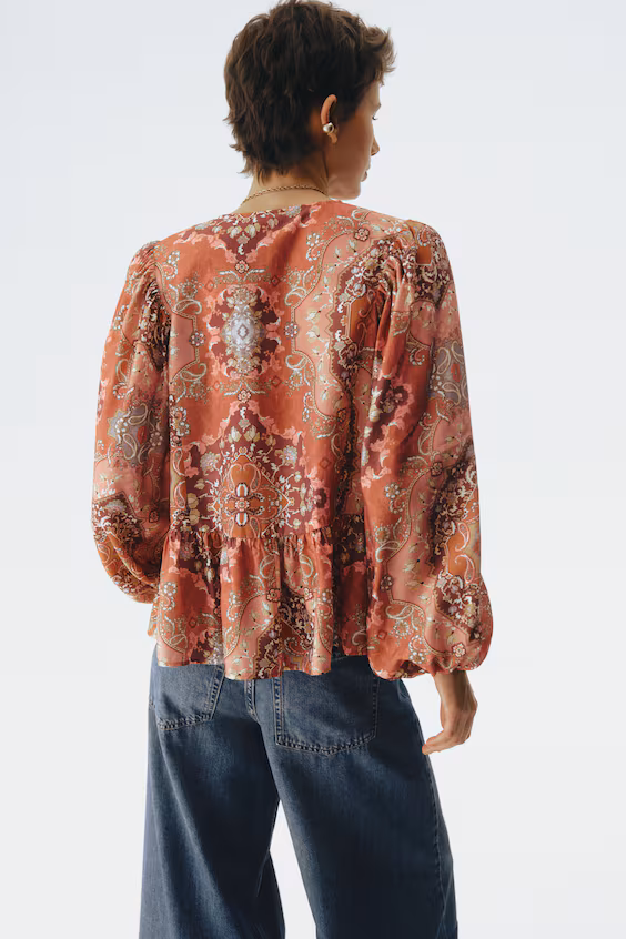 Блузка с баской