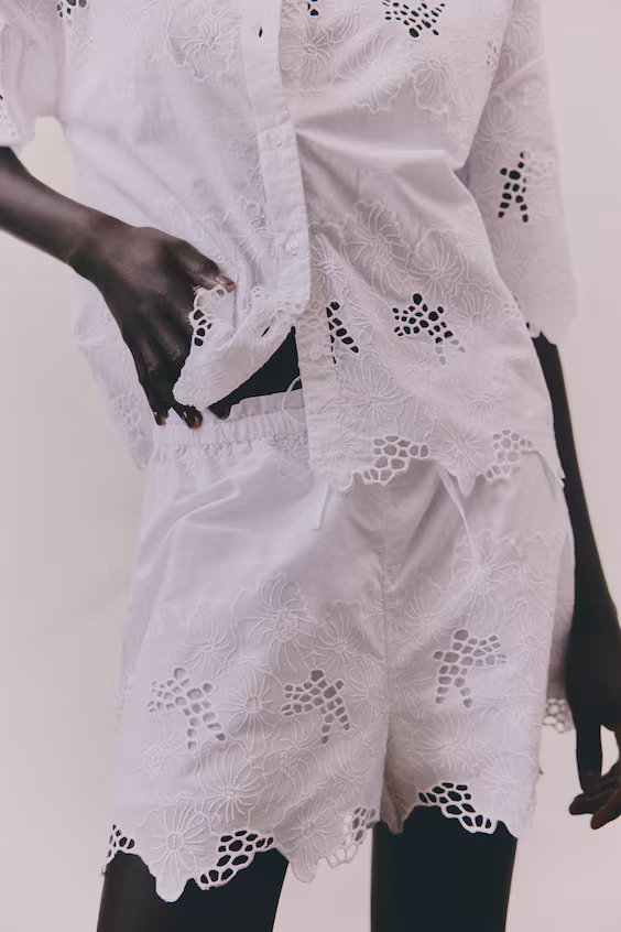 Шорты с английской вышивкой