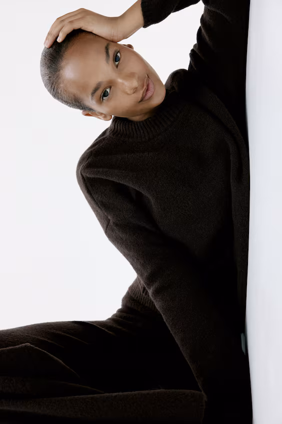 Брюки из тонкого вязаного полотна