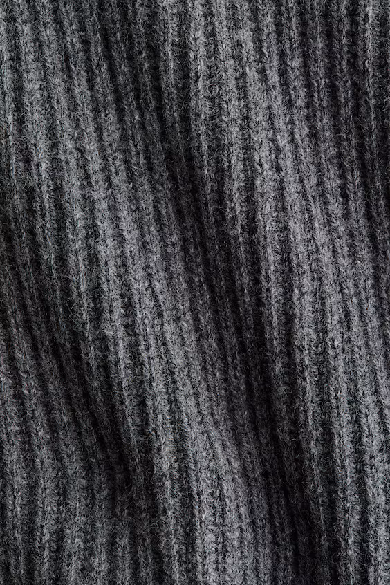 Свитер из рубчикового трикотажа смесовой шерсти