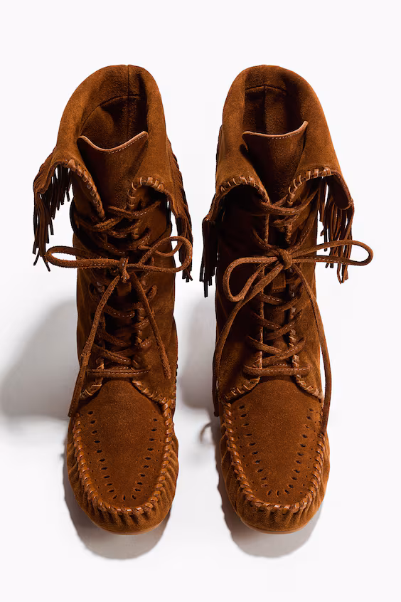 Ботинки из замши с бахромой