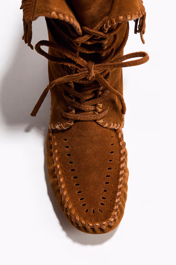 Ботинки из замши с бахромой