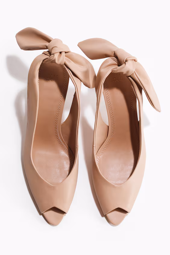 Классические туфли с открытым каблуком