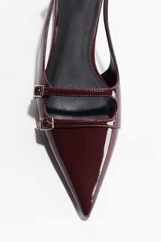 Лаковые туфли с открытой пяткой