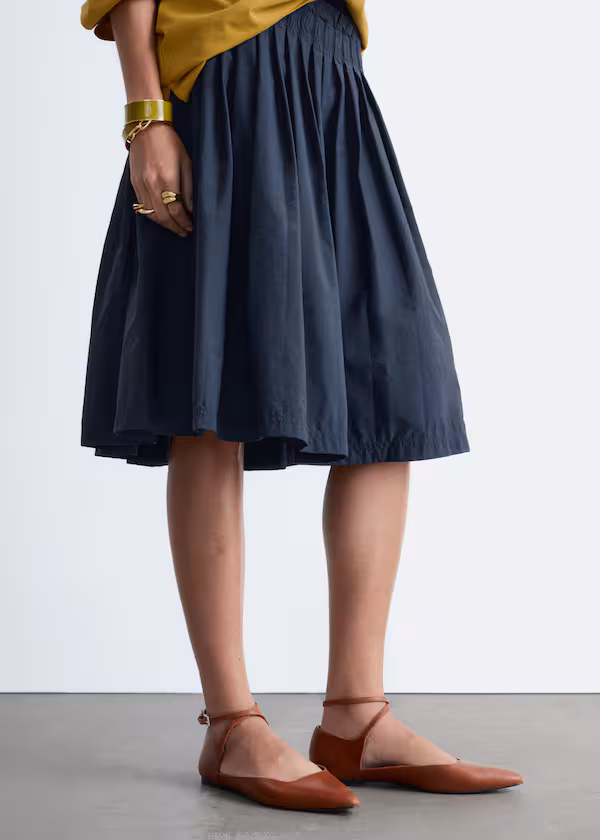 Туфли-балетки из кожи с перекрещивающимися ремешками