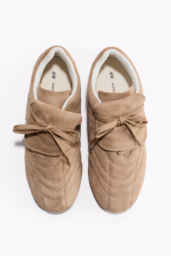 Кроссовки из замши