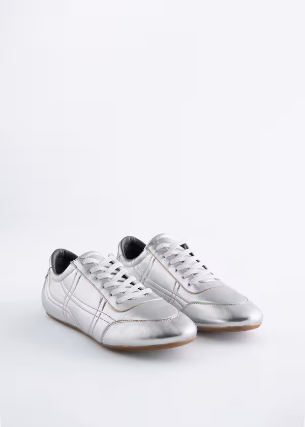 Минималистичные кожаные кеды