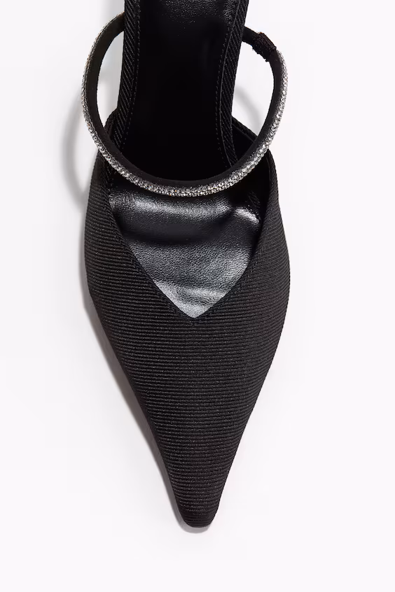 Туфли на высоком каблуке с орнаментом