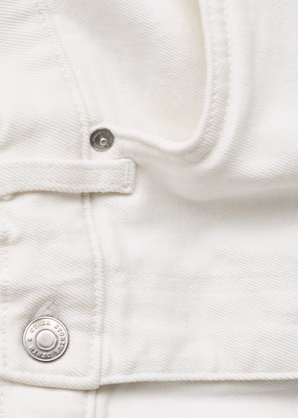 Широкие короткие джинсы