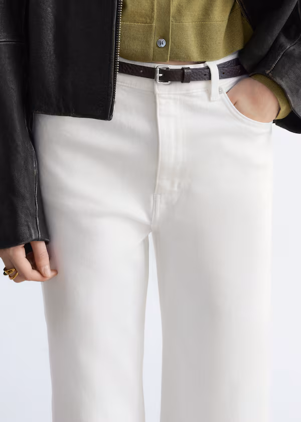 Широкие короткие джинсы