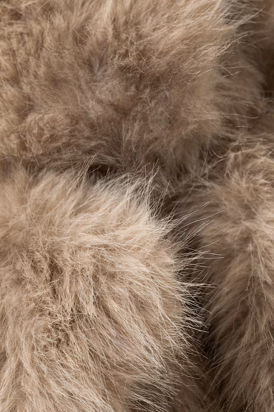 Пальто из искусственного меха